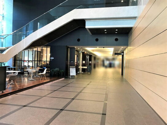 エントランスホール