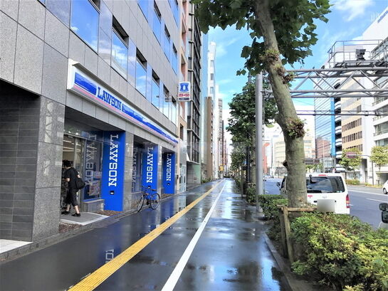 ビル周辺風景①