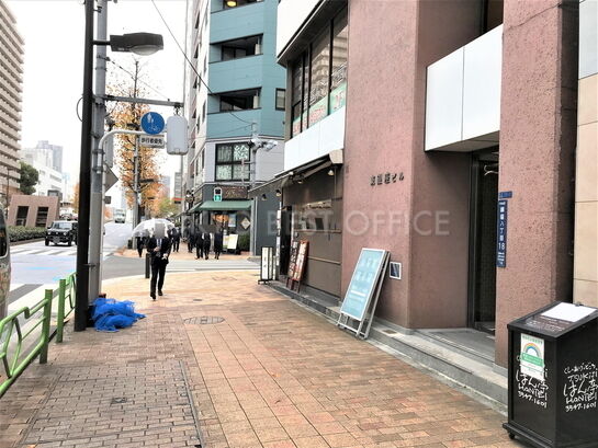 ビル周辺風景①