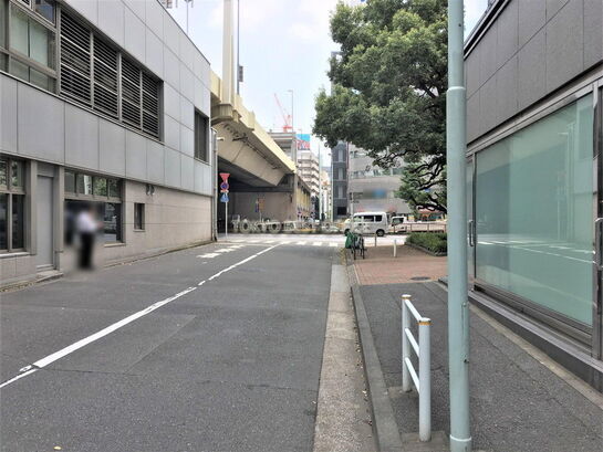 ビル周辺風景①