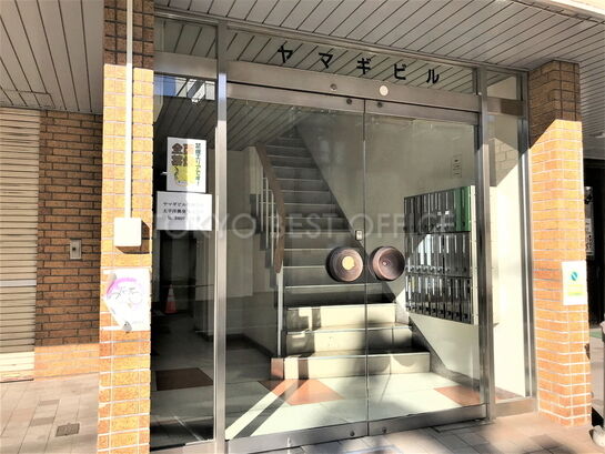 ビルエントランス①