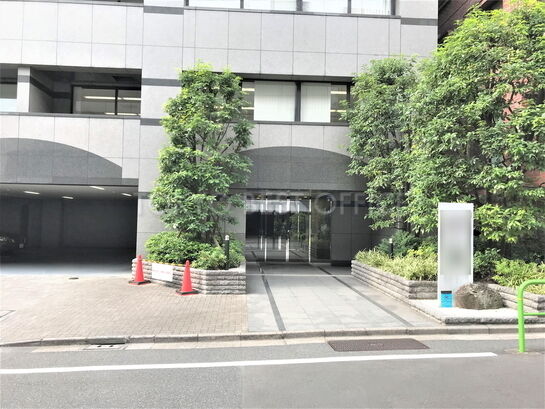 ビルエントランス①