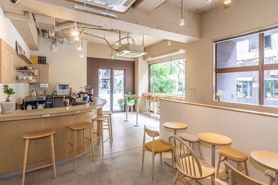 1階カフェスペース