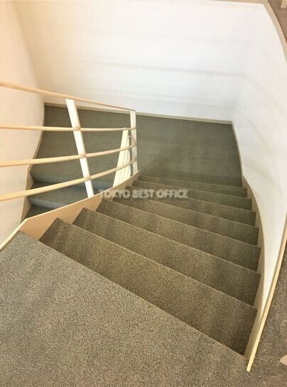 1階貸室内階段②（1階→地下1階）