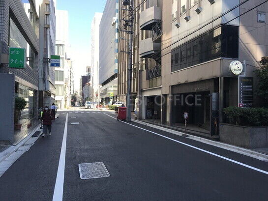 ビル周辺風景①