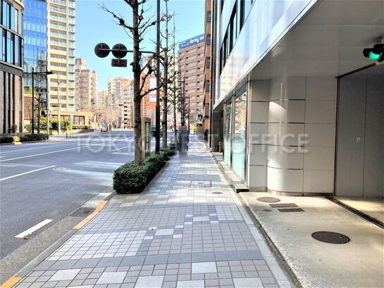ビル周辺風景①