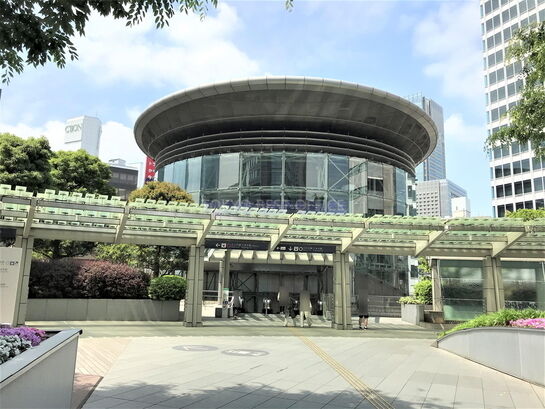ビル敷地内風景①