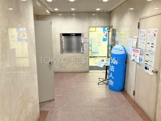 エントランスホール①