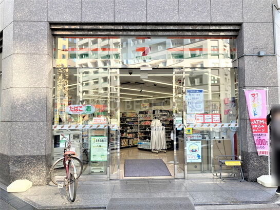 1階店舗入り口