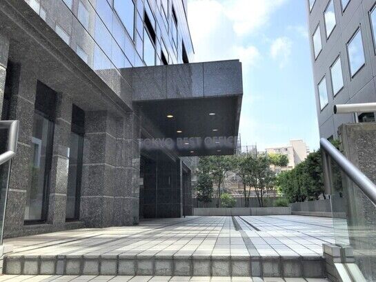 オフィスエントランス付近①