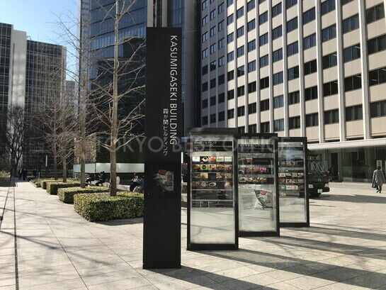 ビル敷地内風景④