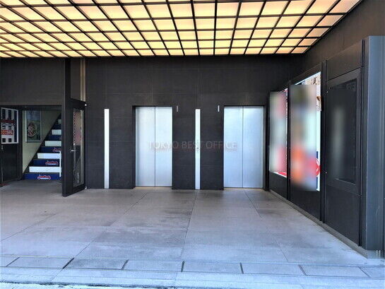 ビルエントランス②