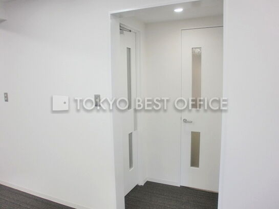 お手洗い・給湯入口