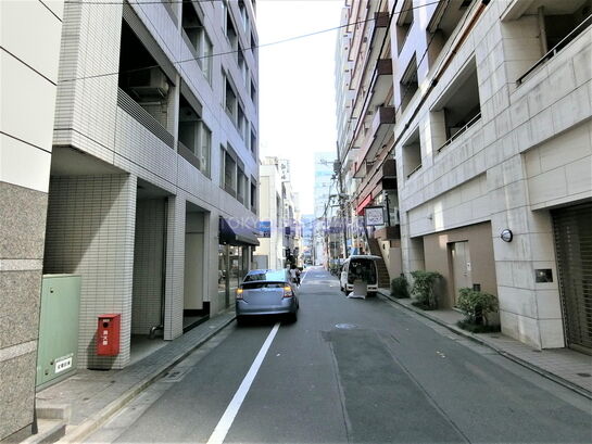 ビル周辺風景（裏手側）