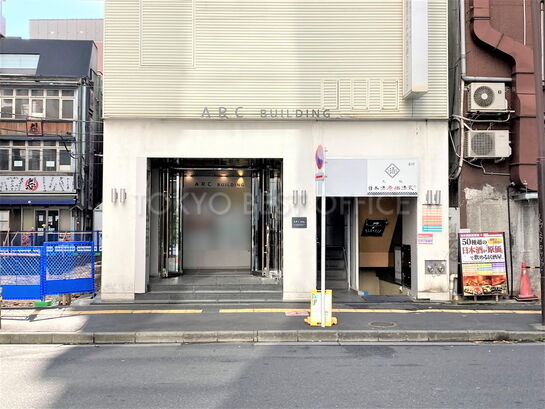 ビルエントランス①