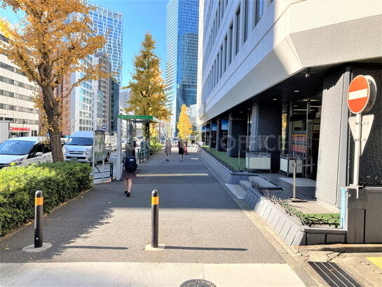 ビル周辺風景①