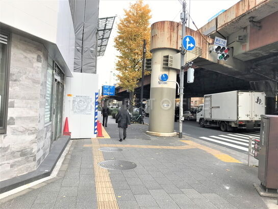 ビル周辺風景①