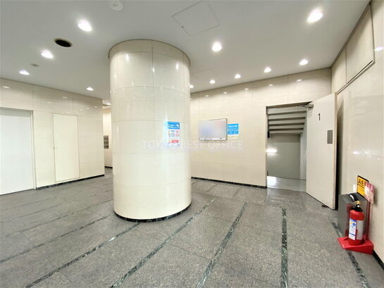 エントランスホール