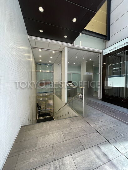 店舗エントランス