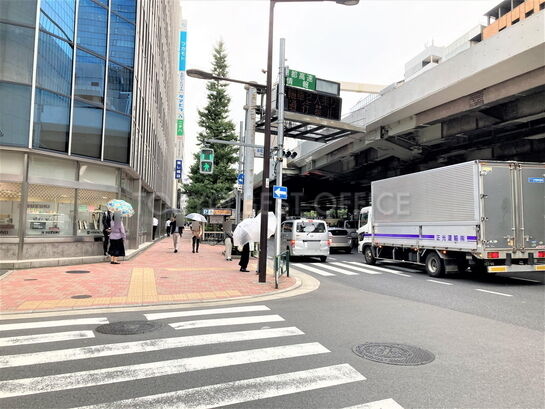 ビル周辺風景①