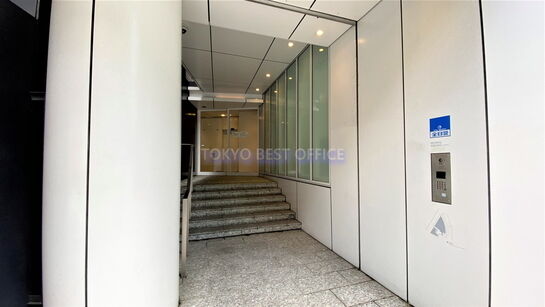 ビルエントランス②