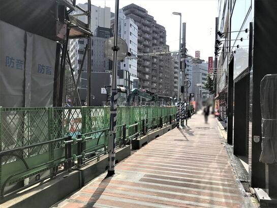 ビル周辺風景①