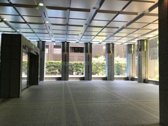 エントランスホール②