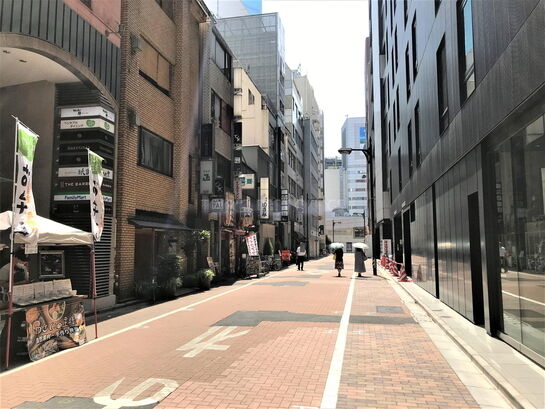 ビル周辺風景①