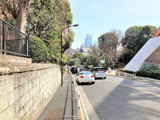ビル周辺風景①