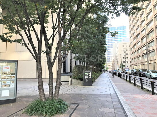 ビル周辺風景①