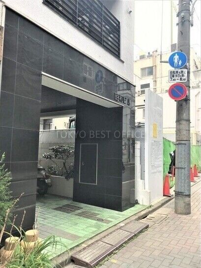 ビルエントランス①