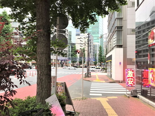 ビル周辺風景①