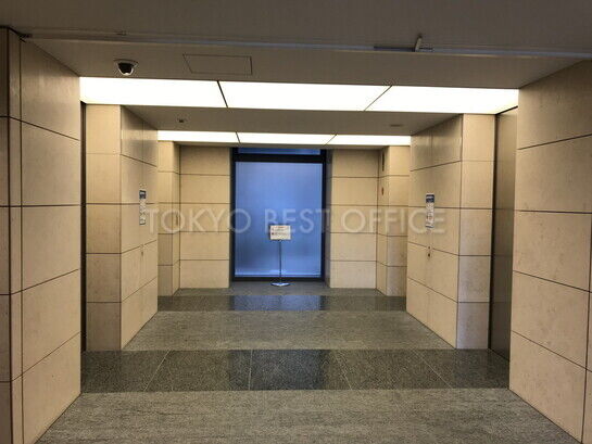 1階エレベーターホール