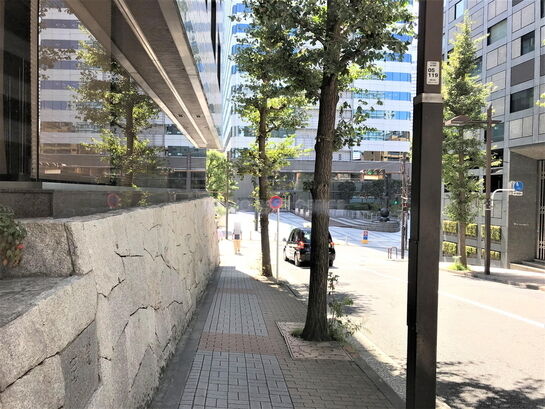 ビル周辺風景①