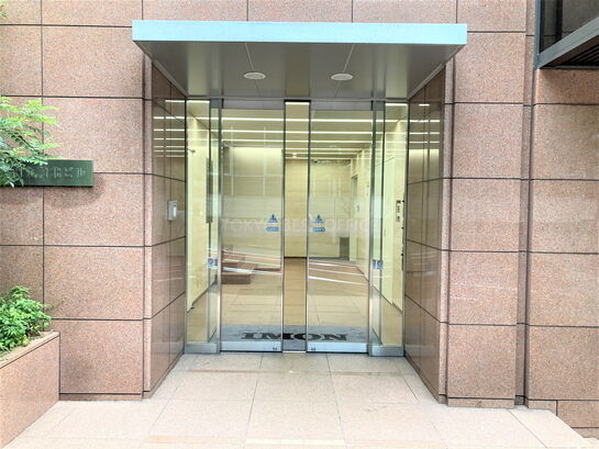 ビルエントランス