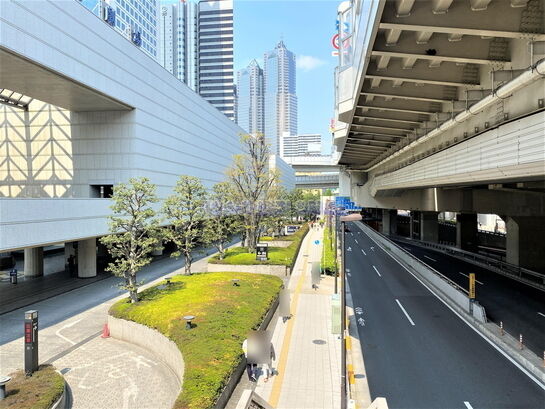 ビル敷地内風景⑦