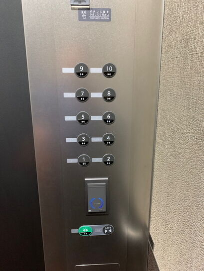 エレベーターボタンは非接触ボタン