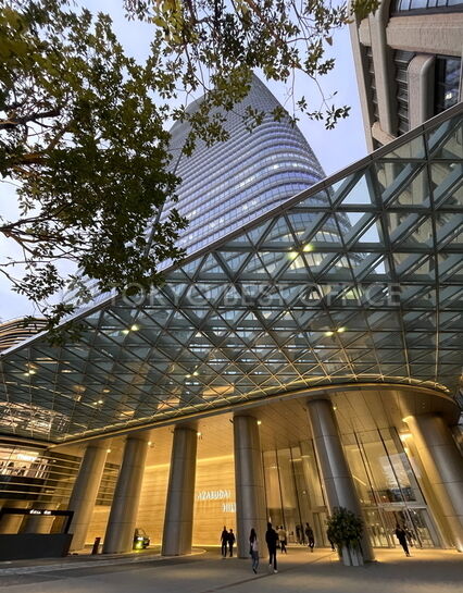 麻布台ヒルズ 森JPタワー 外苑東通り側