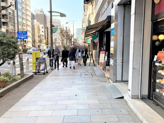 ビル周辺風景①