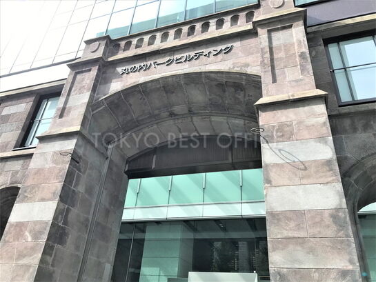 ビルエントランス