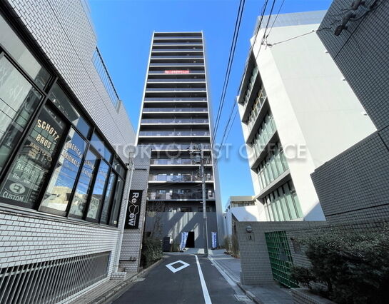 周辺風景(正面はレジデンス棟)