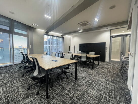 セットアップフロア 執務室