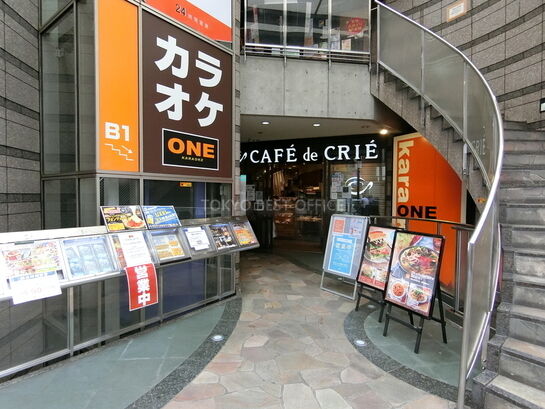 ビルエントランス