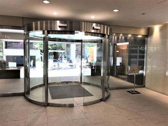 エントランスホール