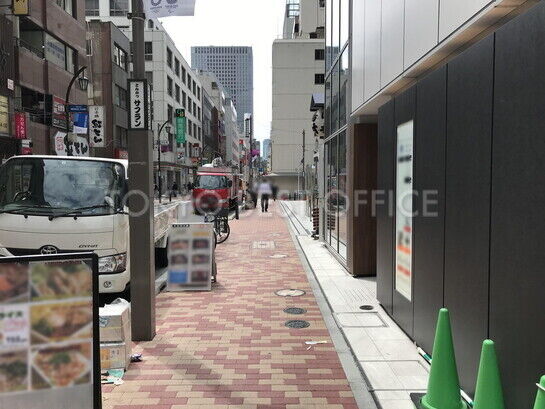 ビル周辺風景①