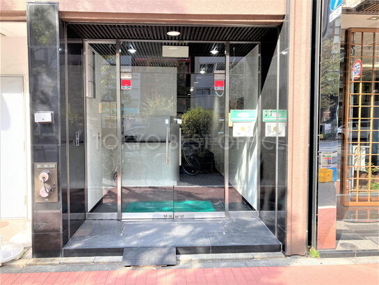 ビルエントランス