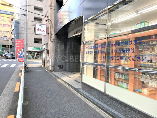 ビル周辺風景①