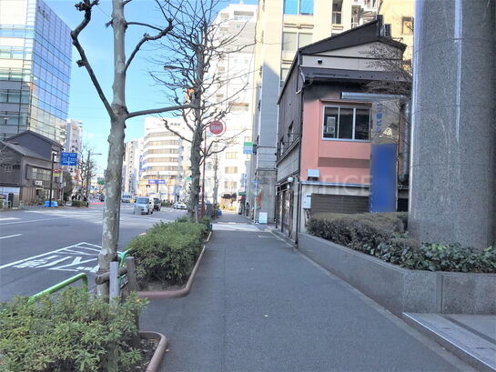 ビル周辺風景①