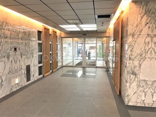 エントランスホール