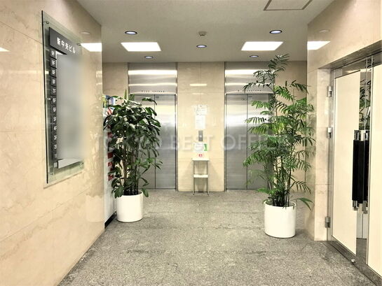 エントランスホール①